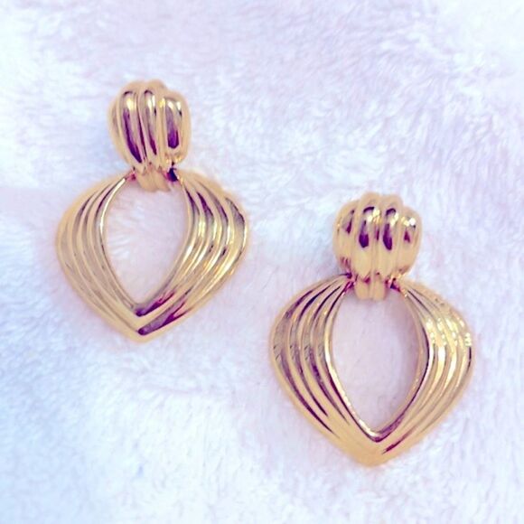 Vintage Y2K Trifari Openwork Dangle Earrings Gold - Picture 2 of 9